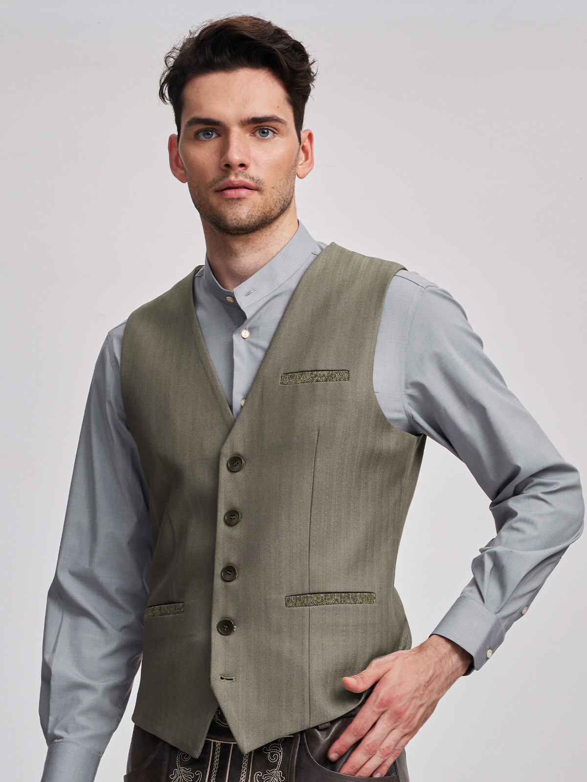 Braun Dirndl mit Weste