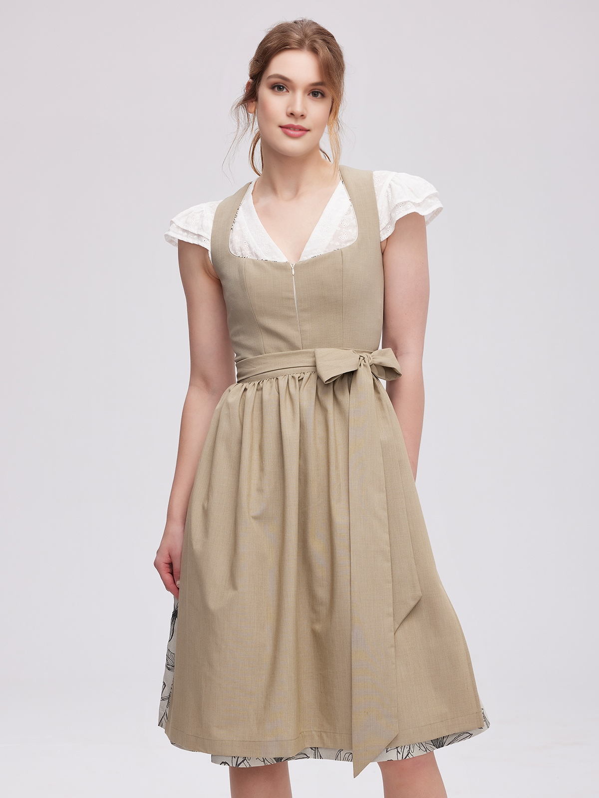Dirndl Bluse mit V-Ausschnitt in Grün