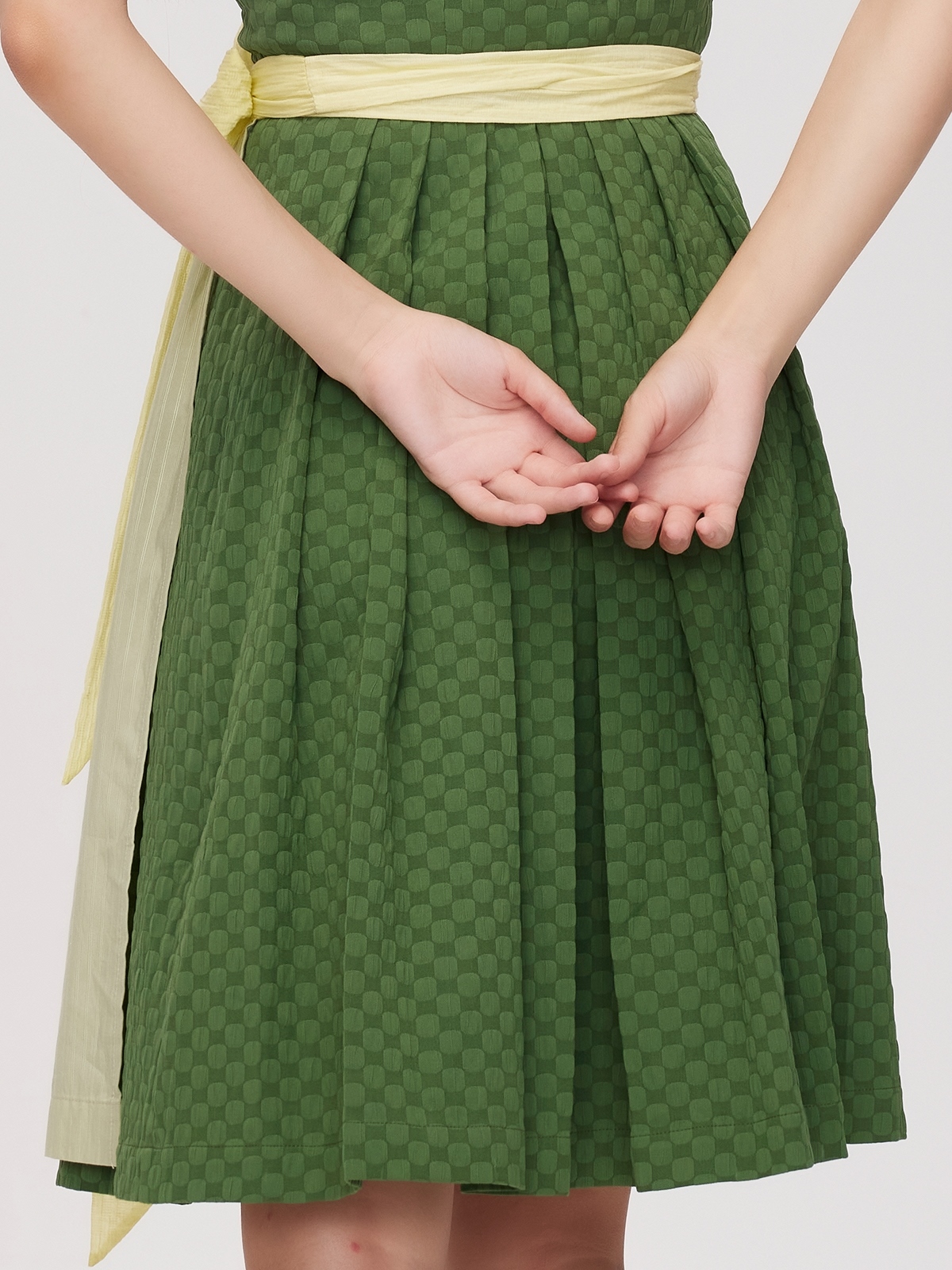 Dirndl Grau Samt in Grün