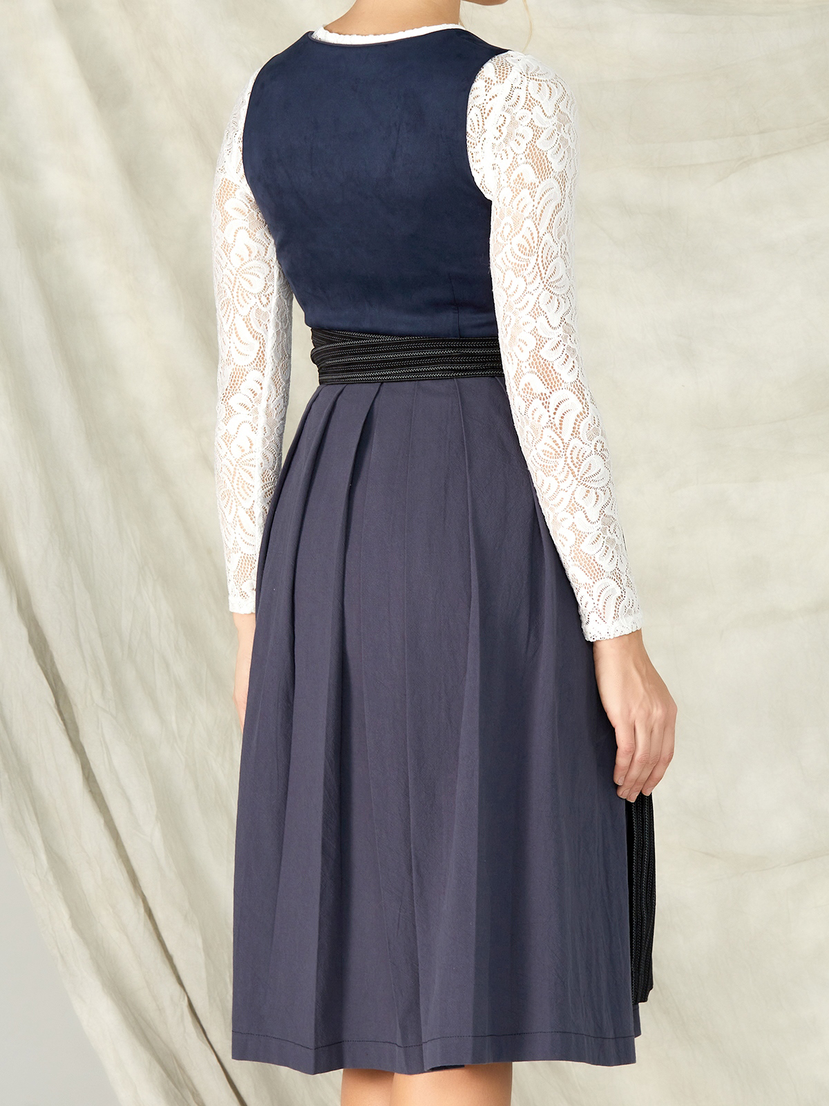 Dirndl Tannengrün in eleganter Ausführung