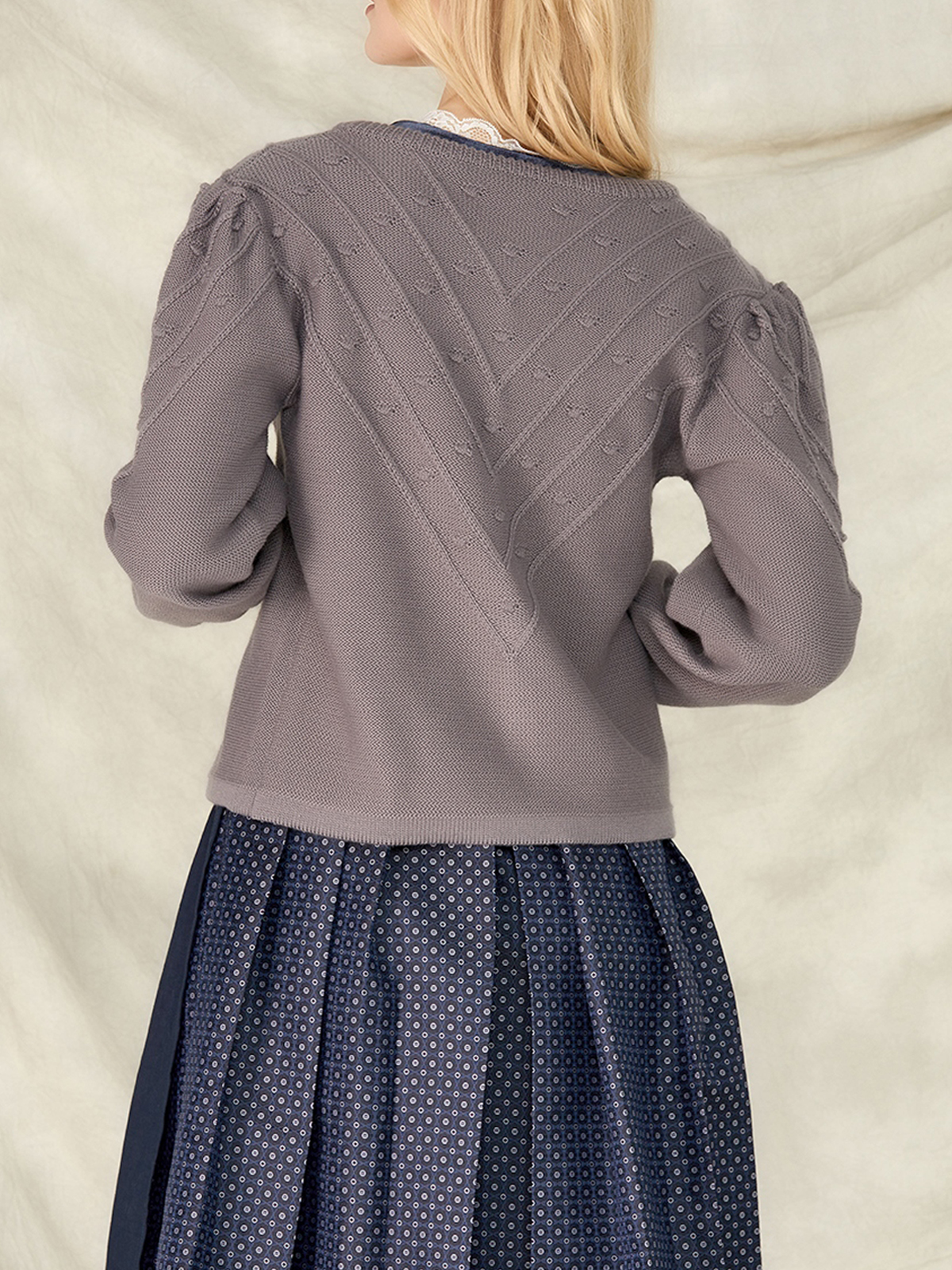 Dirndlkleider in Grau