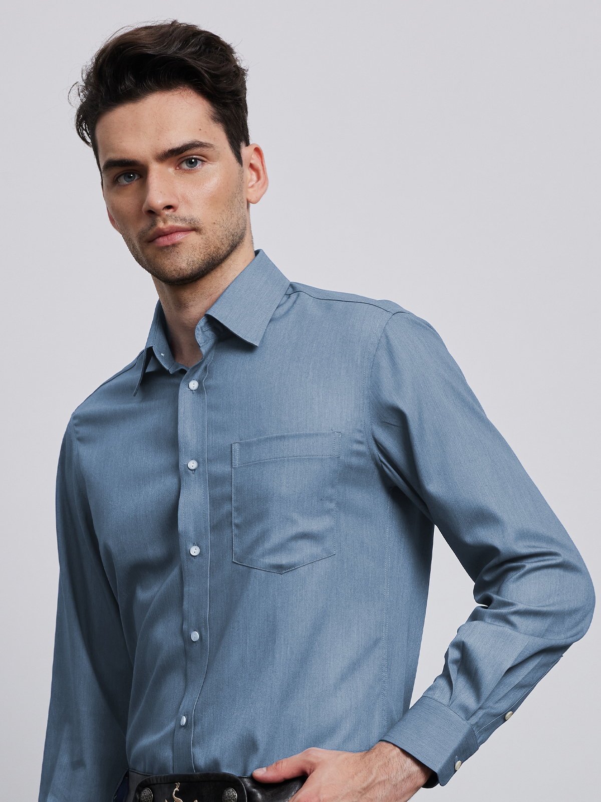Moderne Dirndlbluse in Blau – Inspirierendes Styling