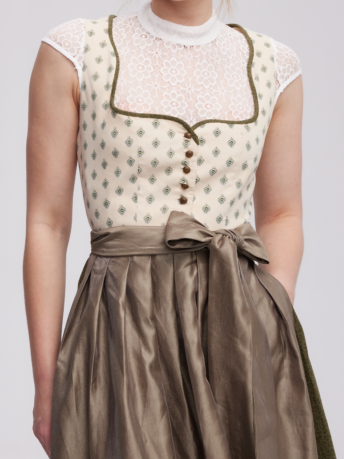 Modernes Dirndl in Gelb – perfekt für sommerliche Festivals