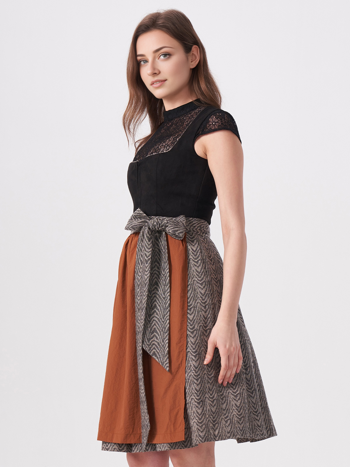 Stylischer Ehreer Dirndl in Schwarz