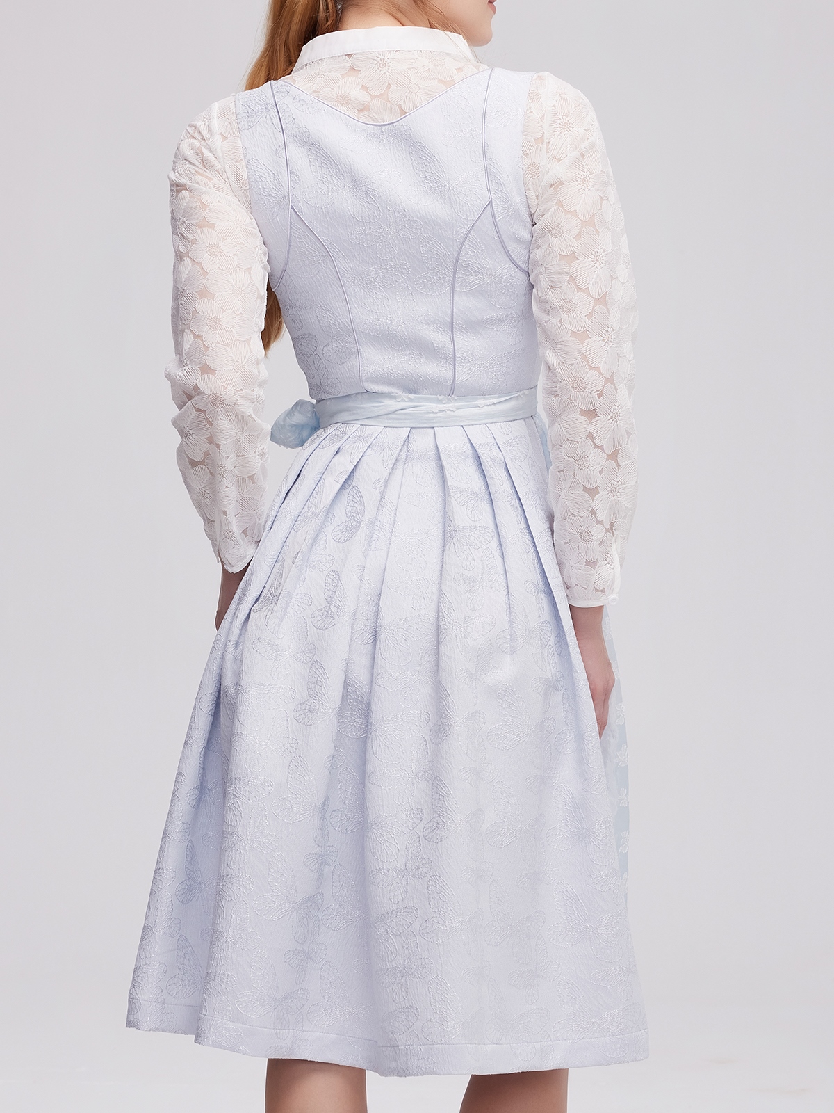 Elegante blaue Langarm Dirndl Bluse mit Spitzenverzierungen