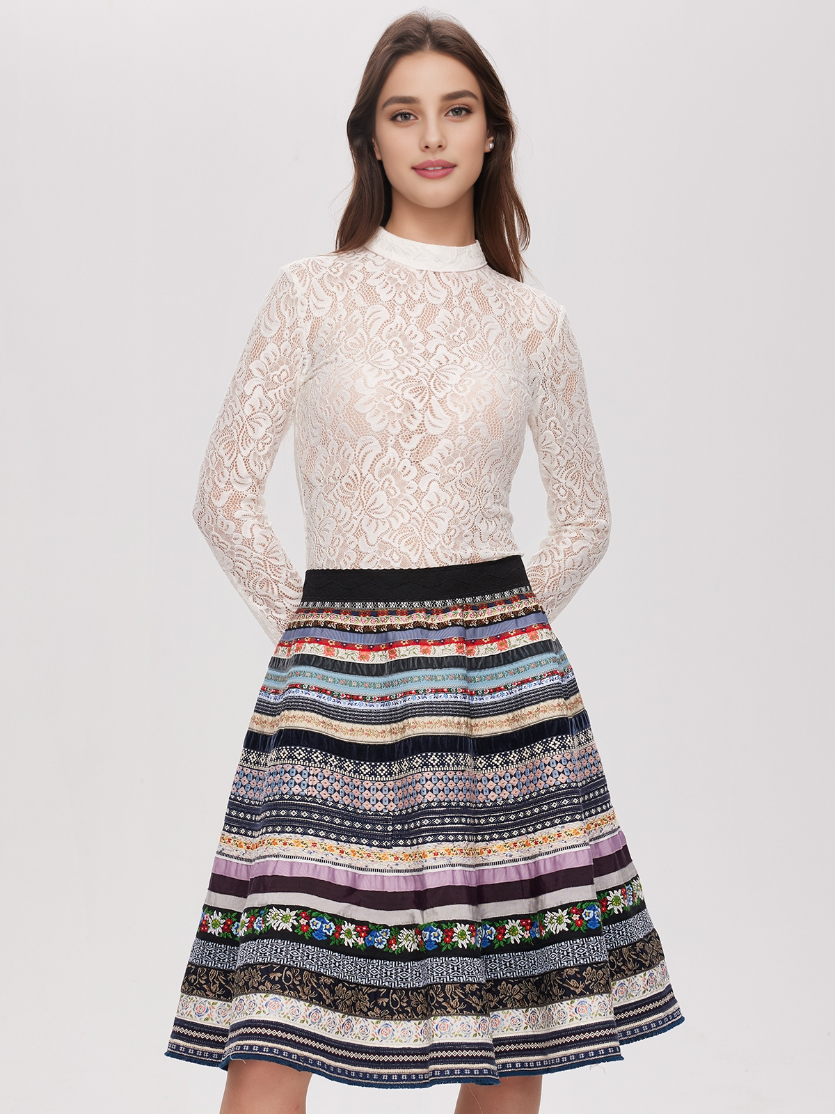 Dirndl in königsblauem Samt