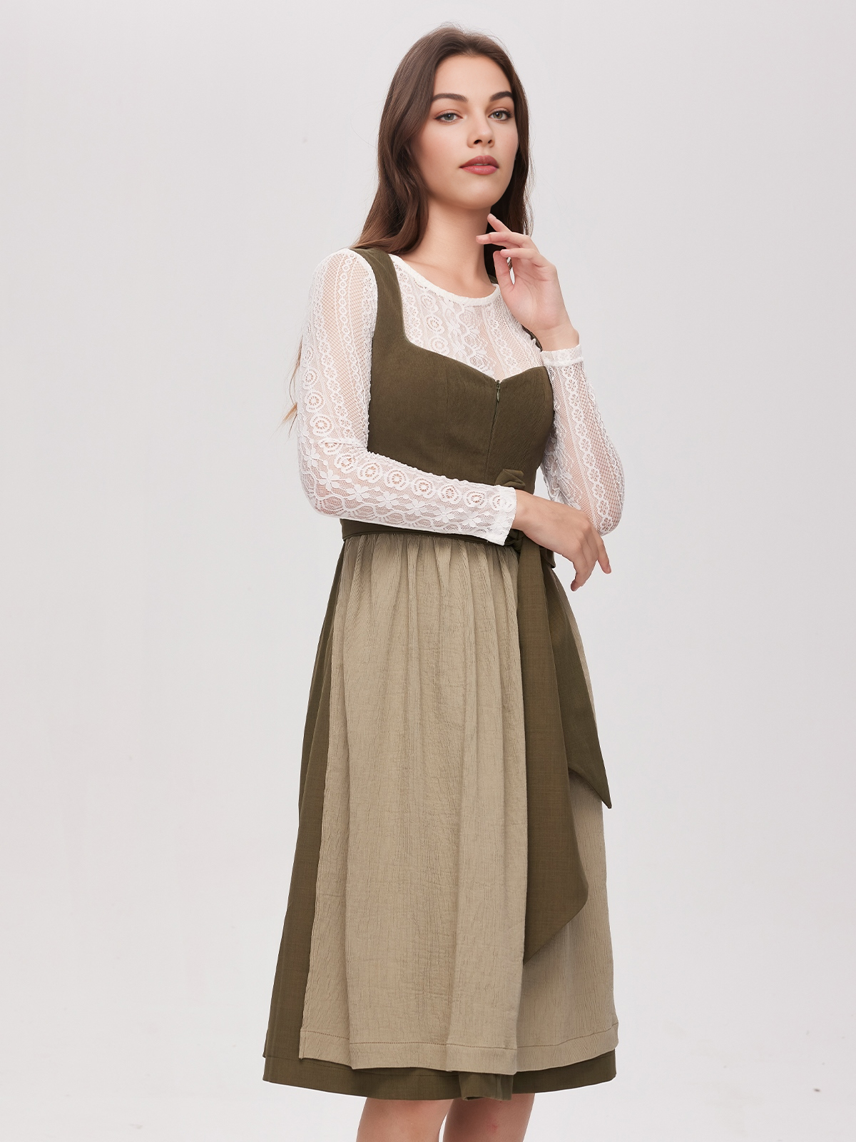 Dirndl Lindgrün – Eleganz mit natürlichem Charme