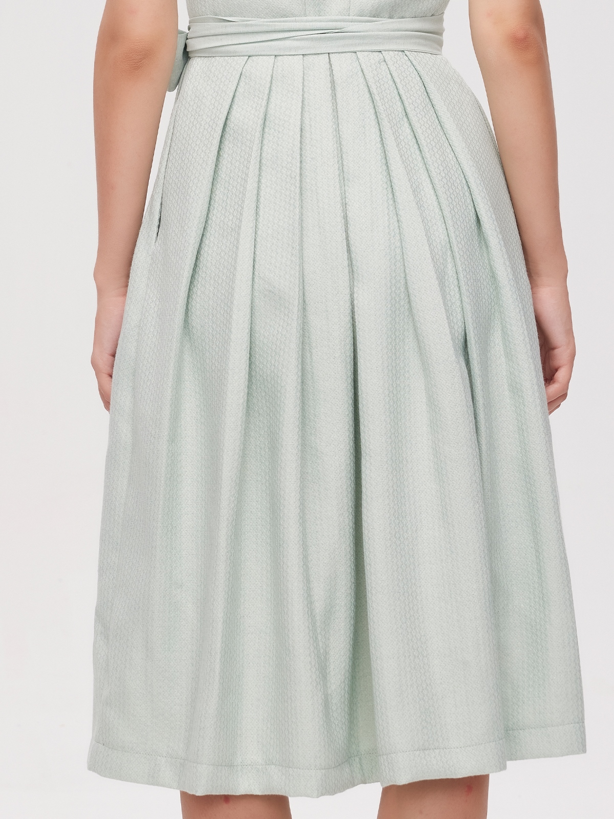 Modernes Dirndl in Grün