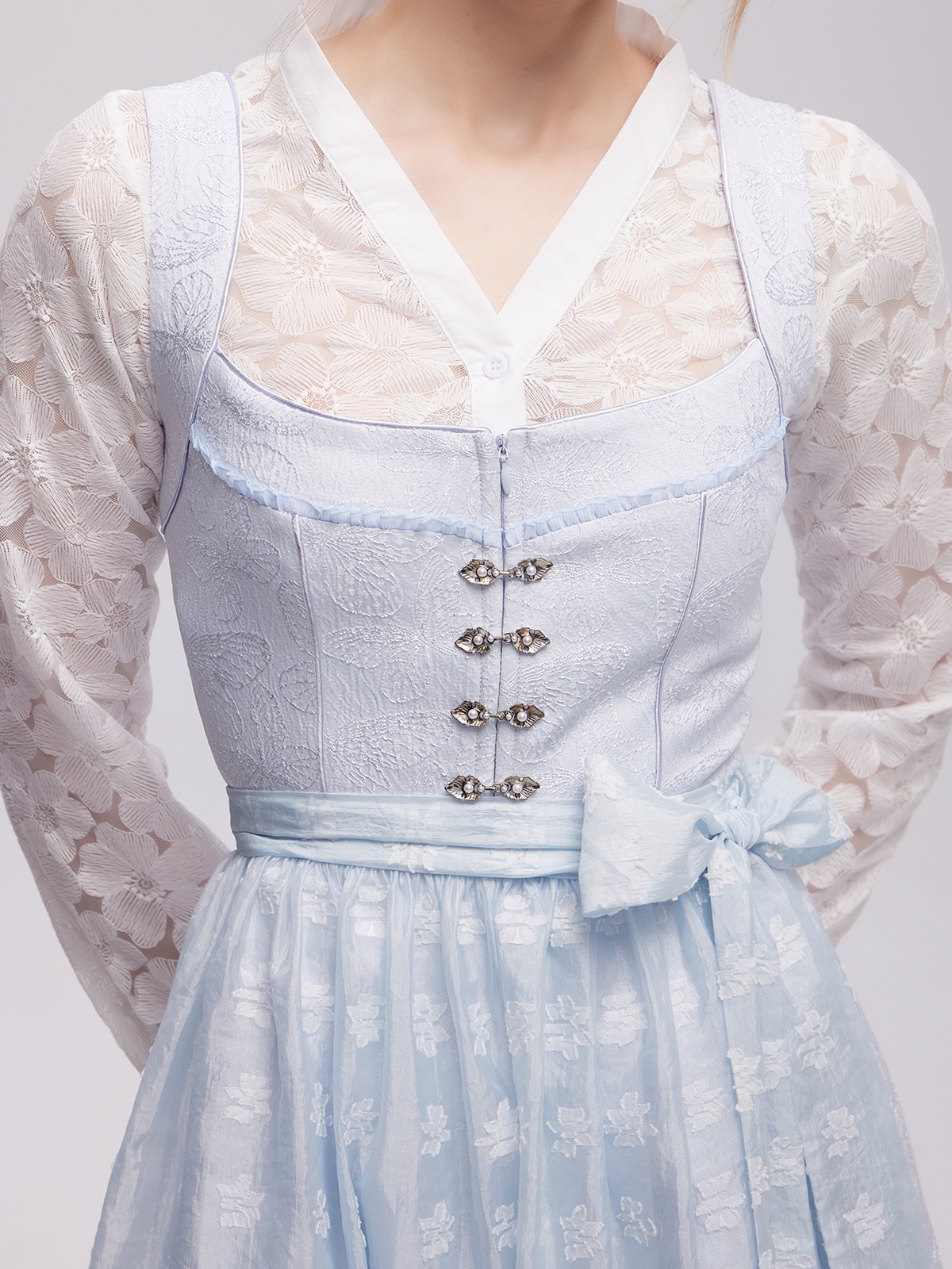 Dirndlbluse lang in Blau